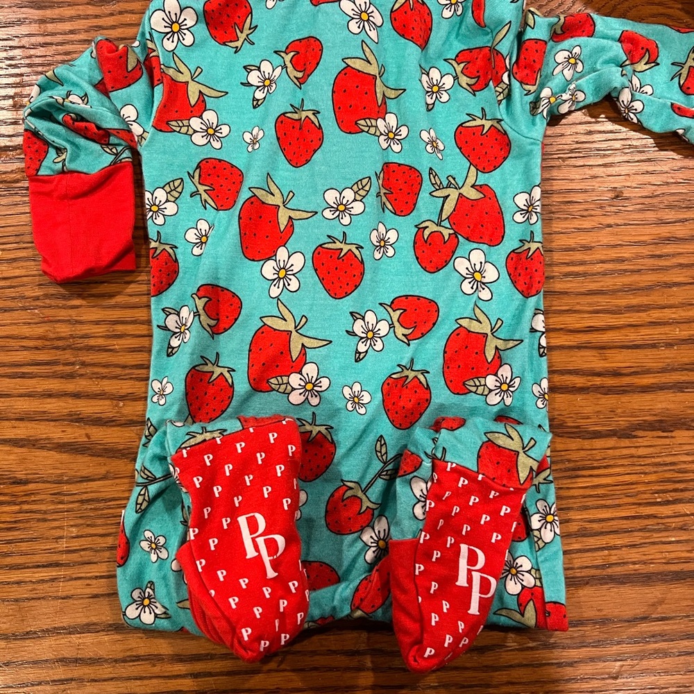 Strawberry 🍓 convertible zippy